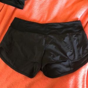 Black lululemon “Speed up” shorts